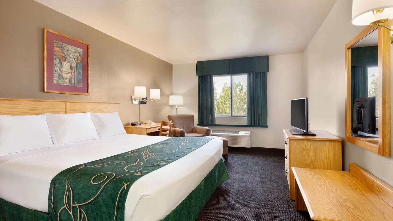 Photo of Bedroom in Daggett