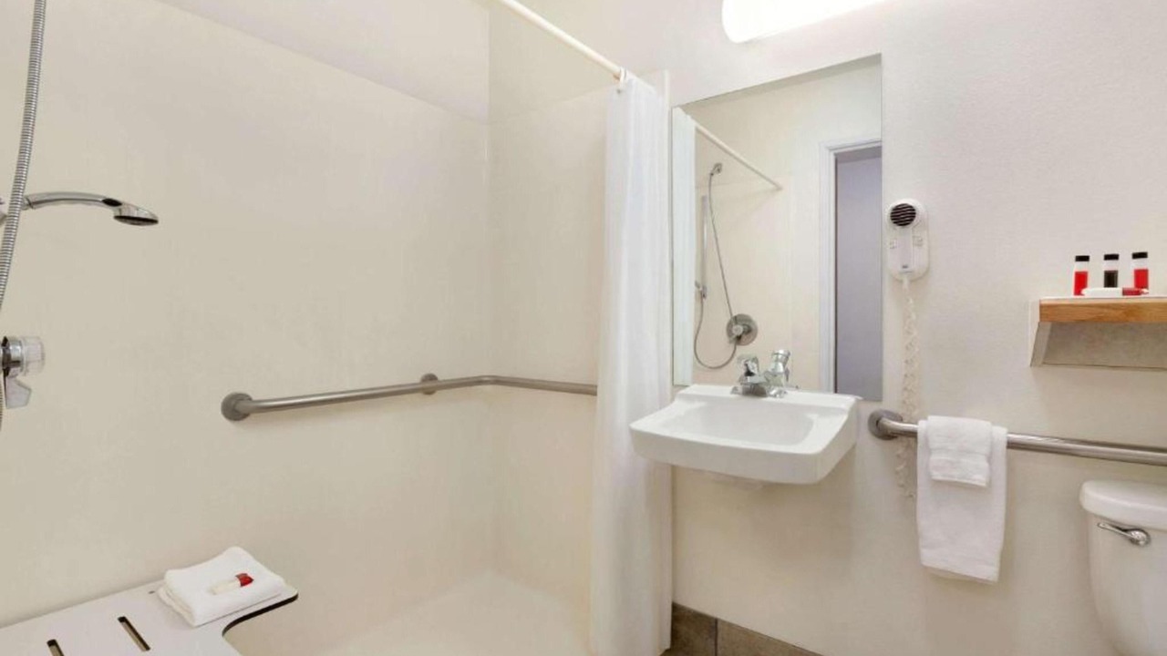 Photo of Bathroom in Daggett