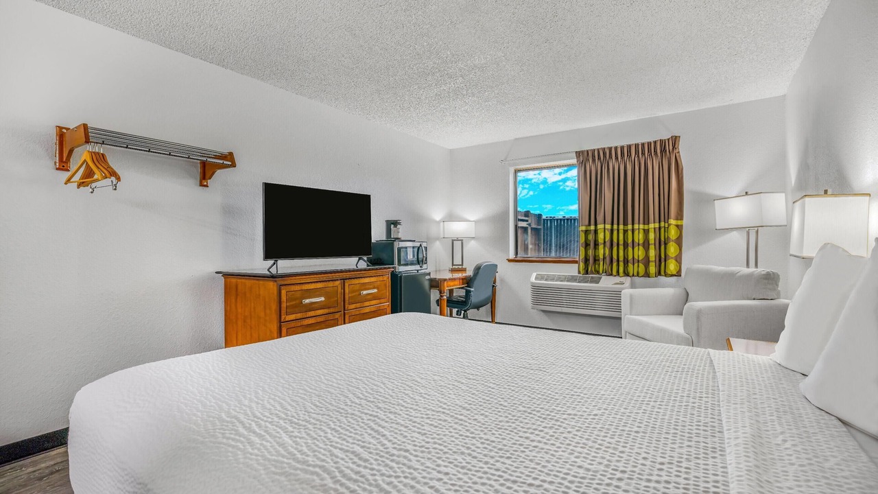 Photo of Bedroom in Pacific