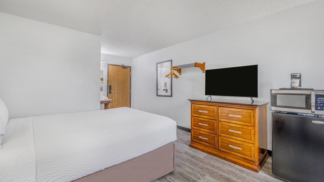 Photo of Bedroom in Pacific