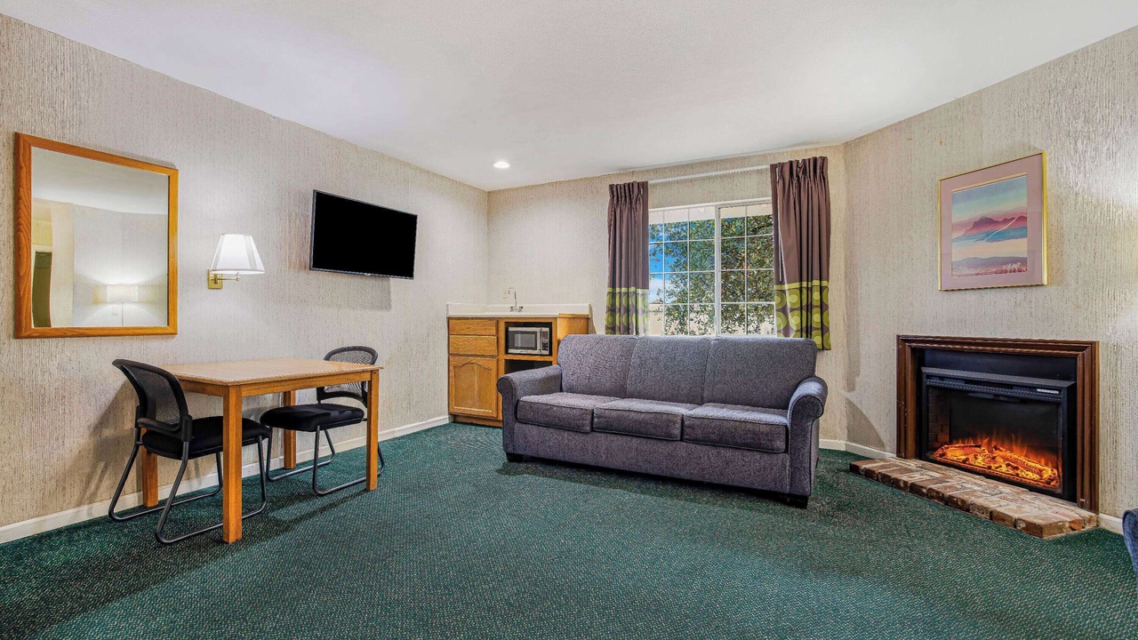 Photo of Livingroom in North Auburn