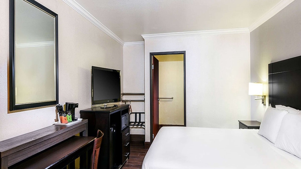 Photo of Bedroom in Commerce