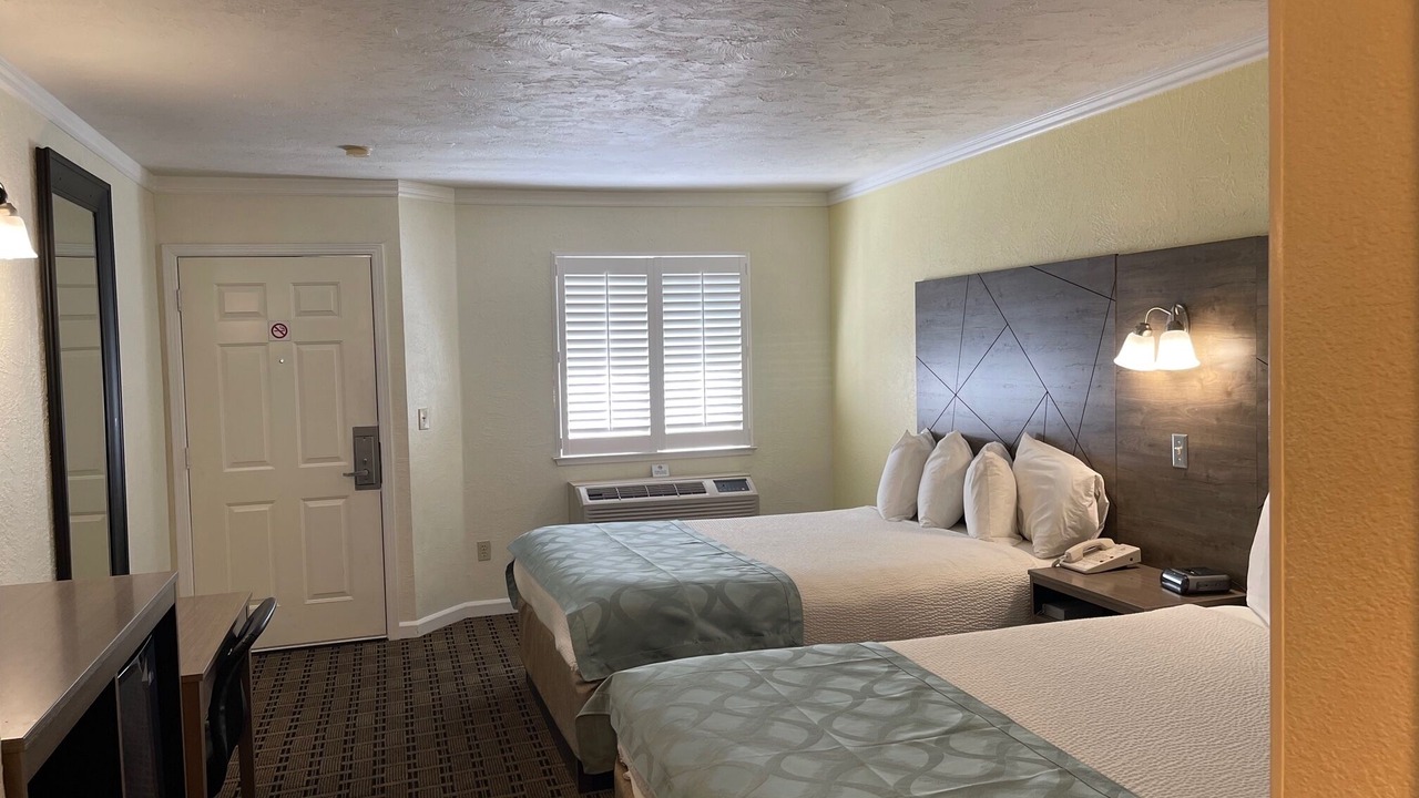 Photo of Bedroom in Willits