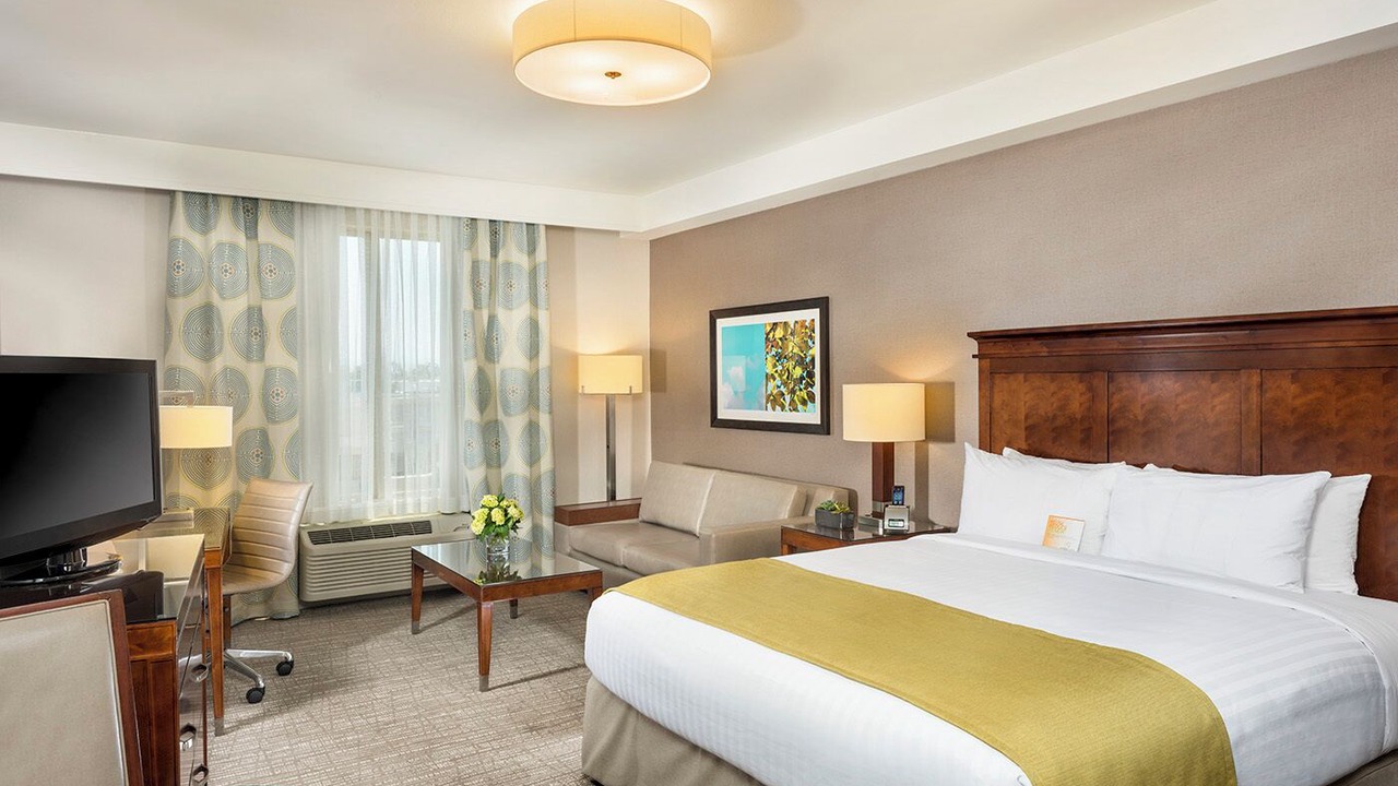 Photo of Bedroom in Platinum Triangle