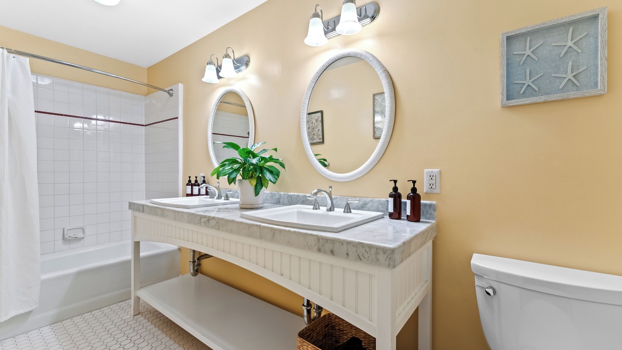 Photo of Bathroom in Santa Monica Canyon
