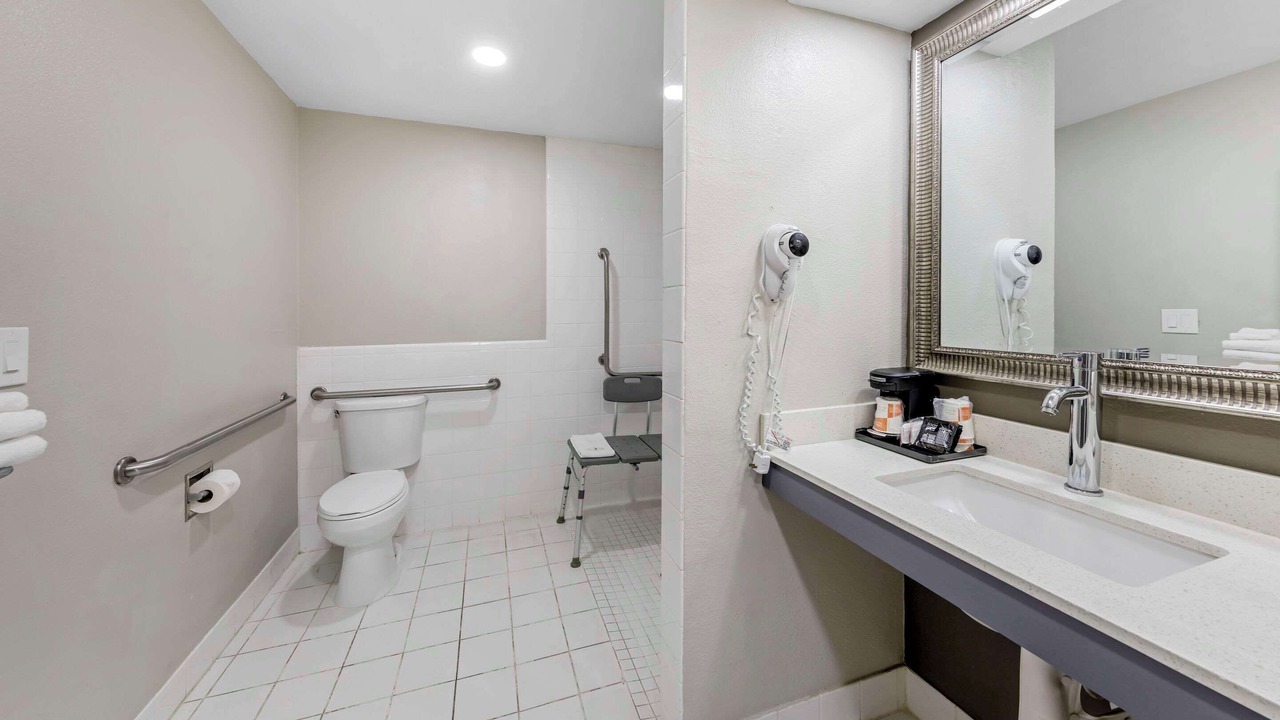 Photo of Bedroom in Kettleman City