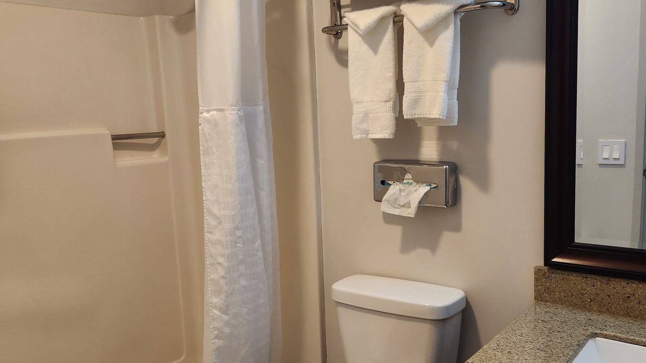 Photo of Bathroom in Yreka