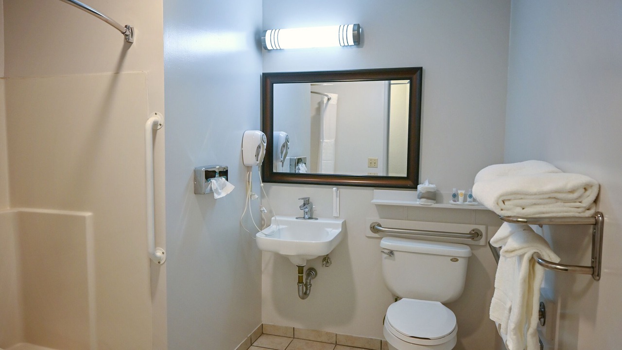 Photo of Bathroom in Yreka