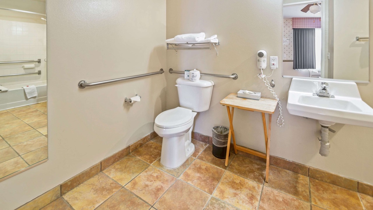 Photo of Bathroom in Lebec