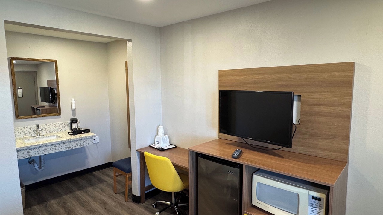 Photo of Bedroom in Barstow