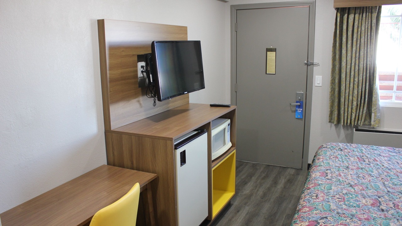 Photo of Bedroom in Barstow