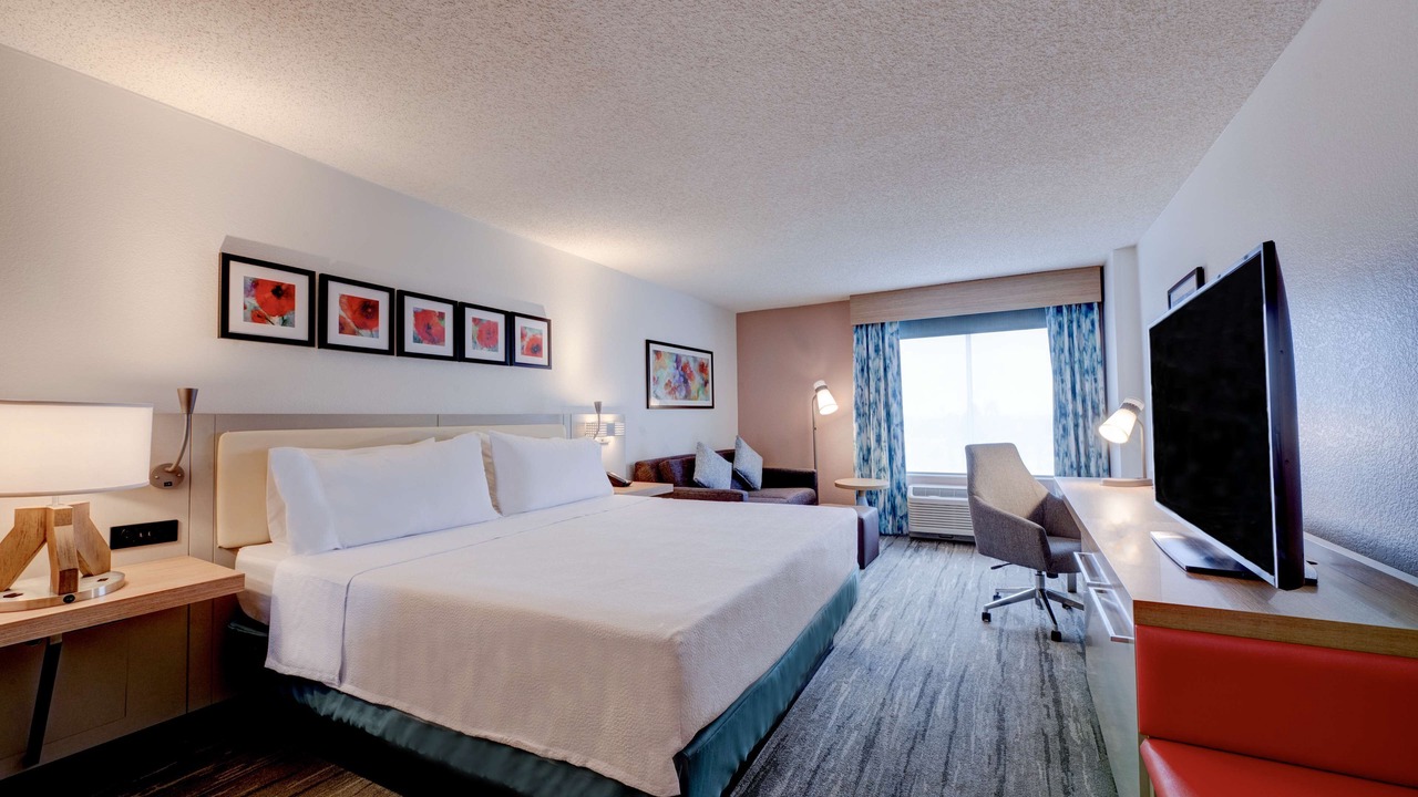 Photo of Bedroom in Anaheim Resort