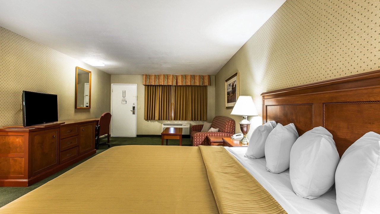 Photo of Bedroom in Ridgecrest
