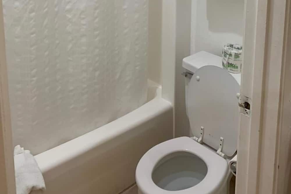 Photo of Bathroom in Northwest Anaheim