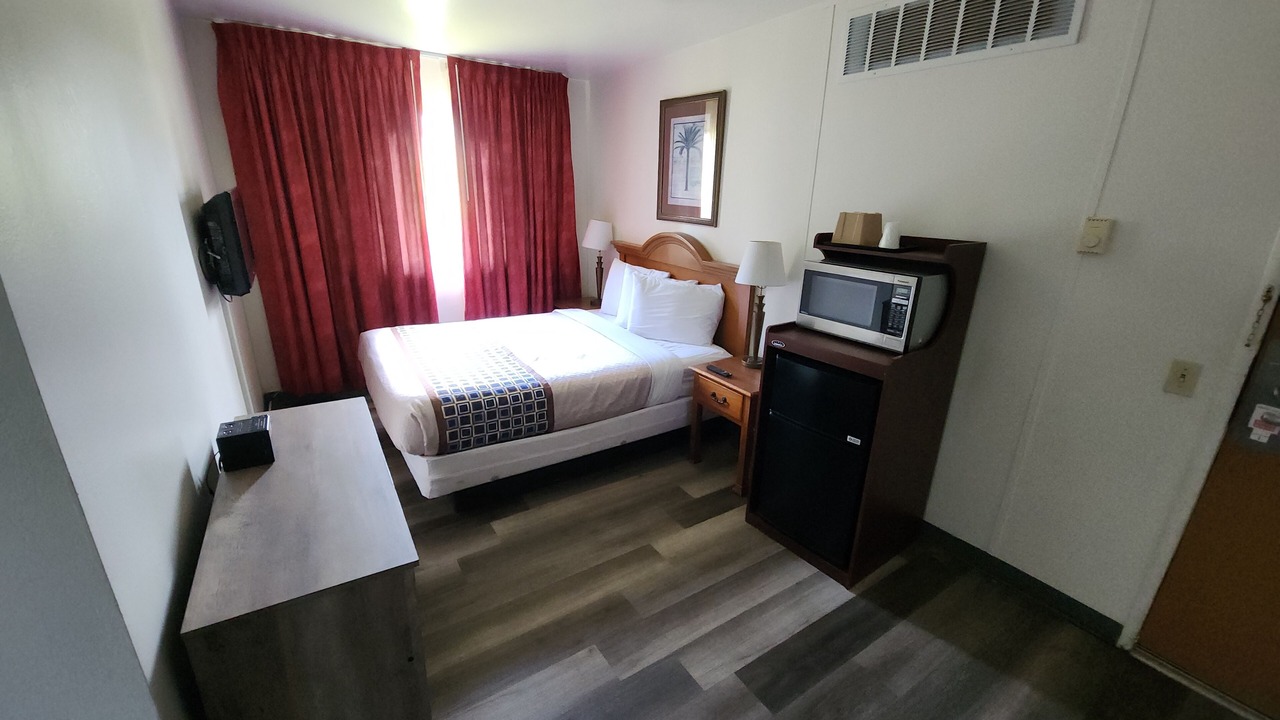 Photo of Bedroom in Crescent City