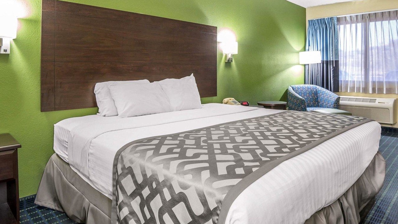 Photo of Bedroom in Needles