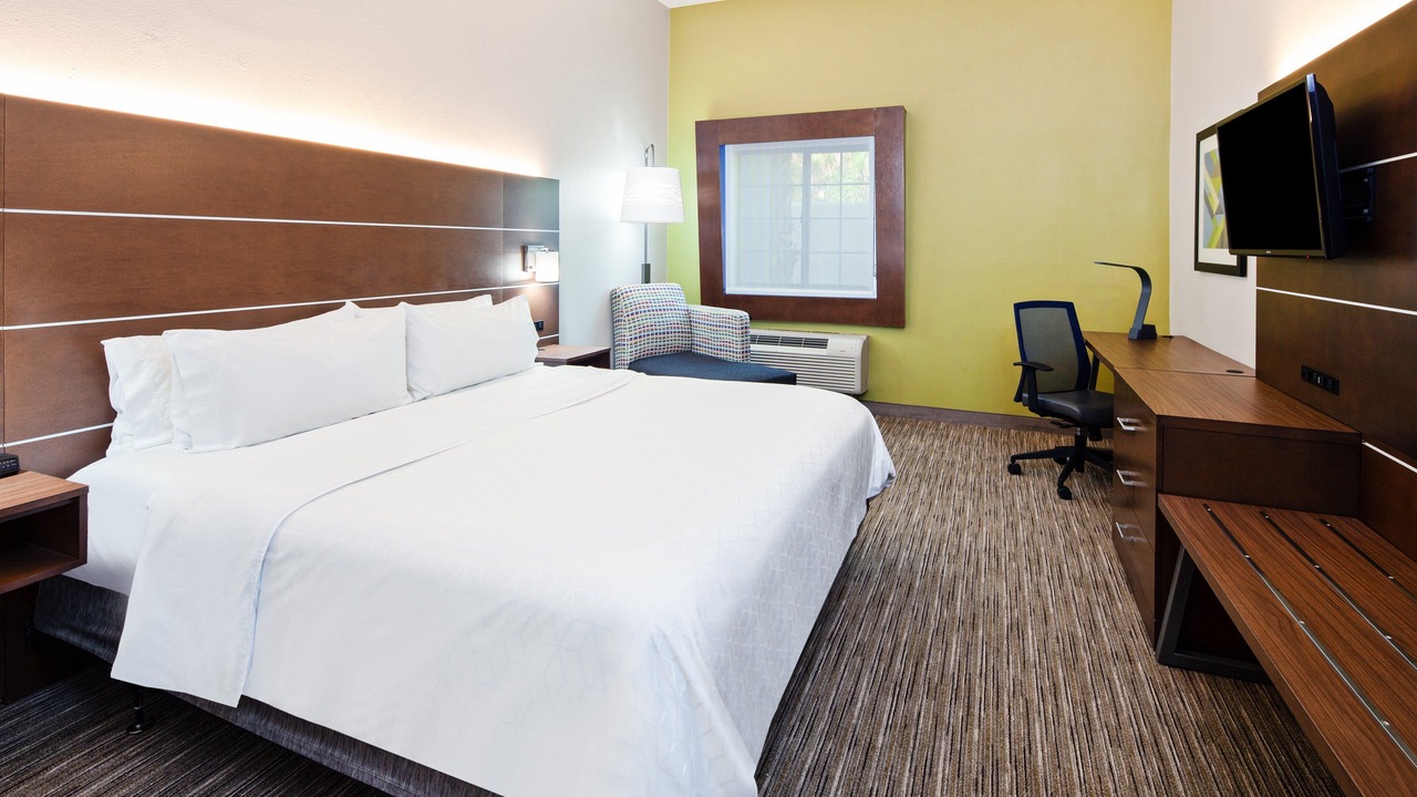 Photo of Bedroom in Magnesia Falls Cove