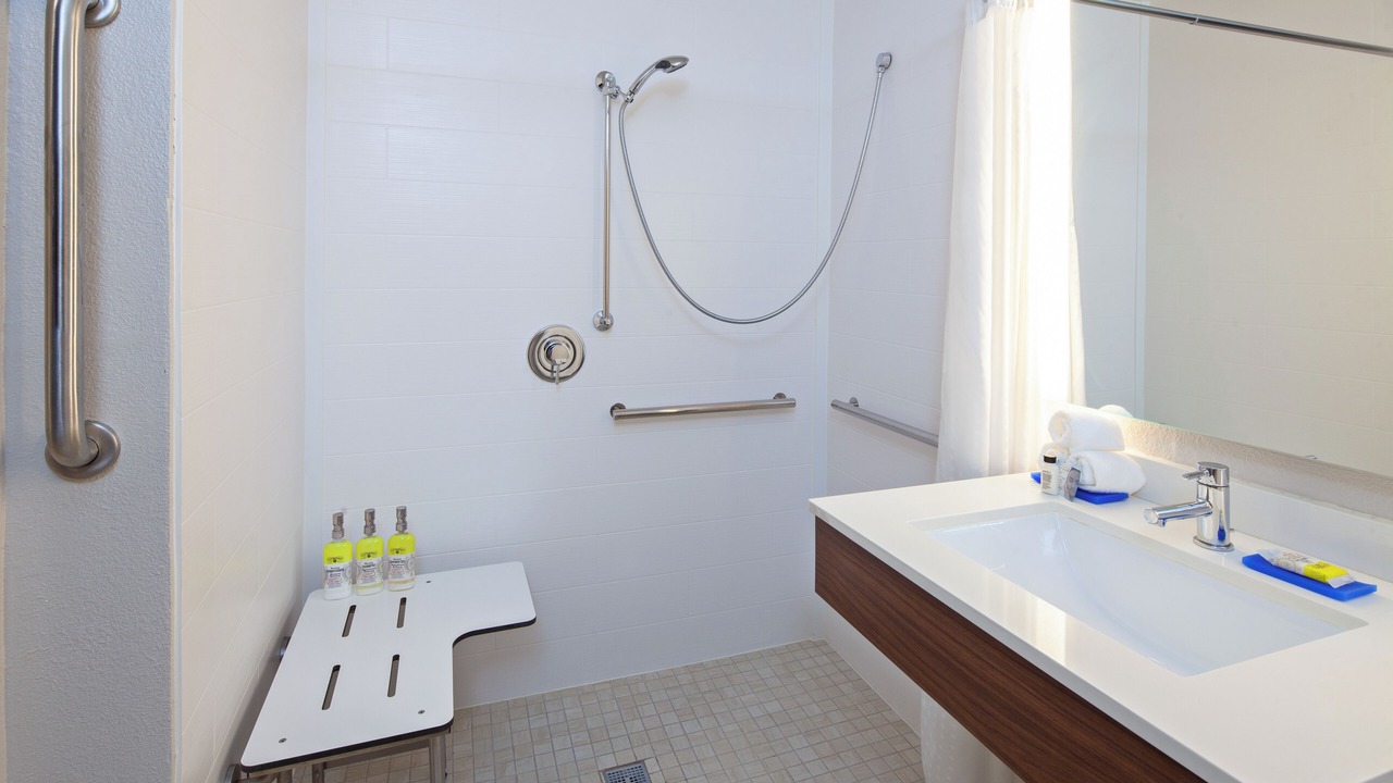 Photo of Bedroom in Magnesia Falls Cove
