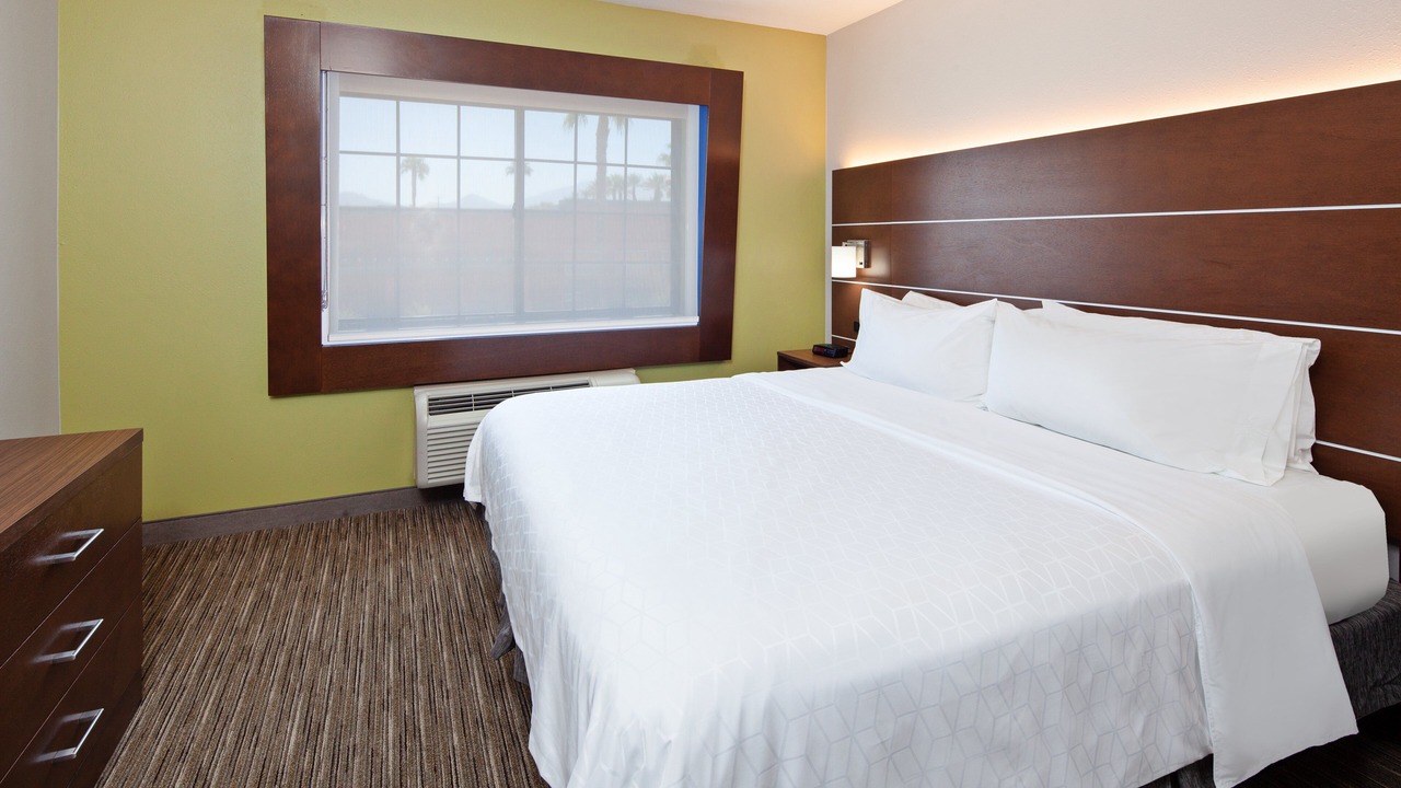 Photo of Bedroom in Magnesia Falls Cove