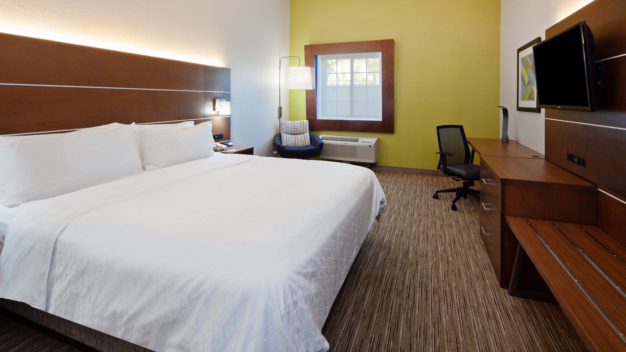 Photo of Bedroom in Magnesia Falls Cove