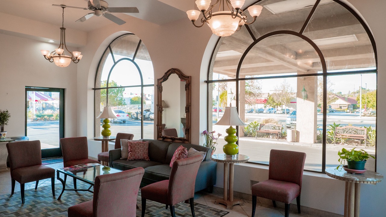Photo of Livingroom in Anaheim Hills
