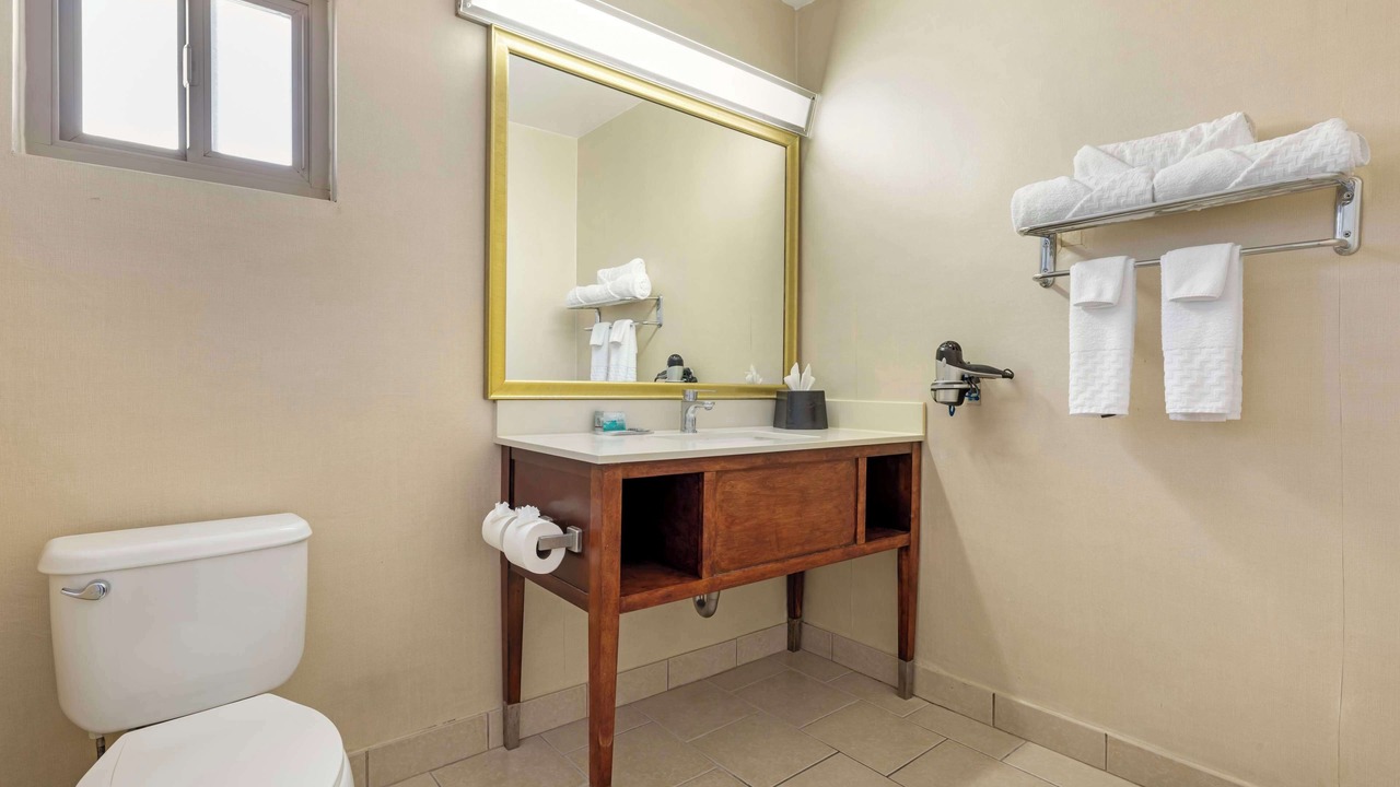 Photo of Bathroom in West Los Angeles