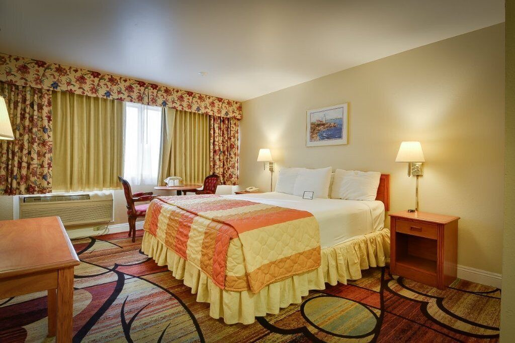 Photo of Bedroom in Alamitos Beach