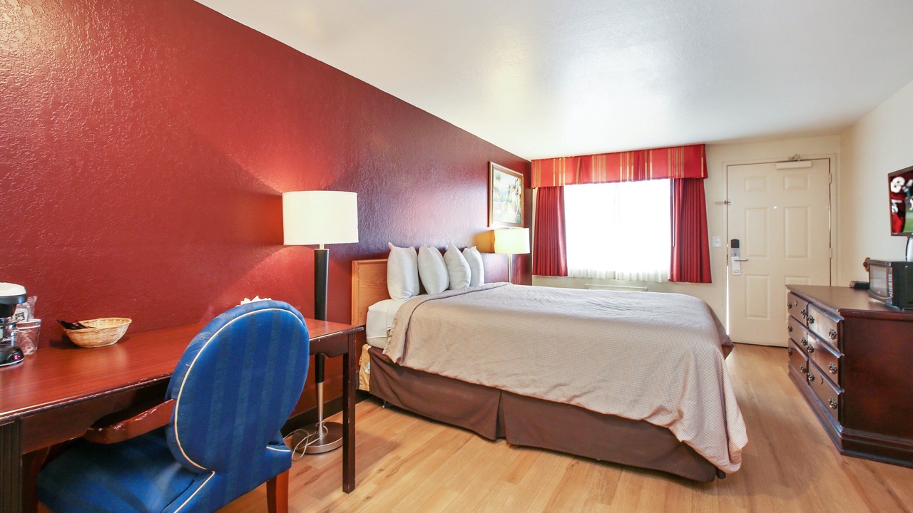 Photo of Bedroom in Lompoc