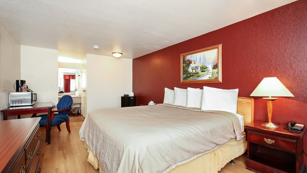 Photo of Bedroom in Lompoc