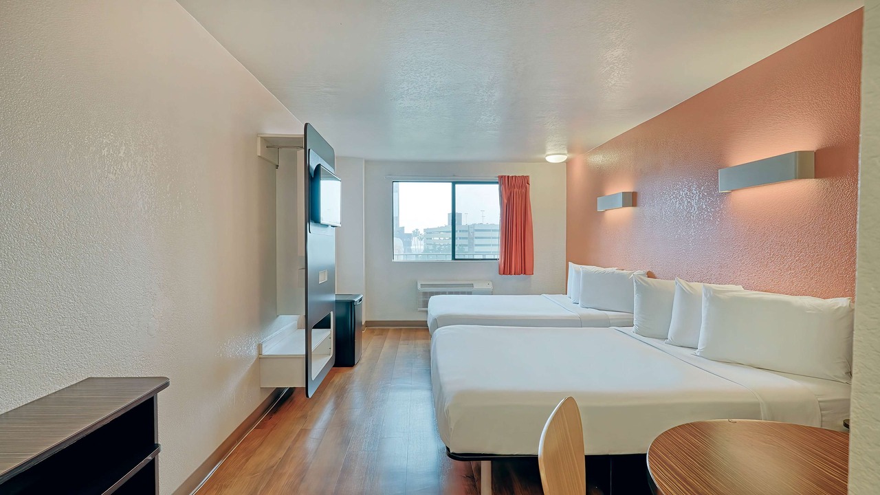Photo of Bedroom in Inglewood