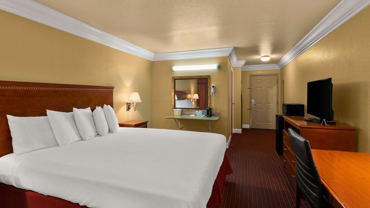 Photo of Bedroom in Willits