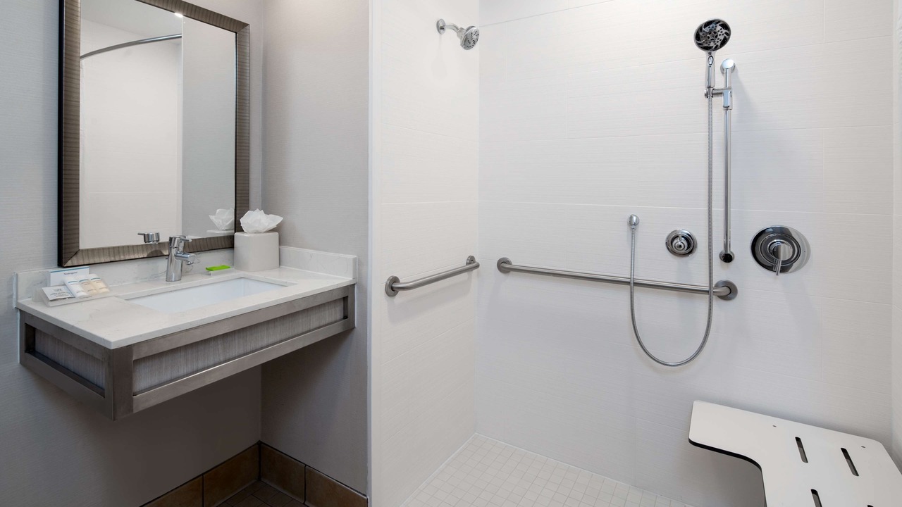 Photo of Bathroom in East Roseville Parkway