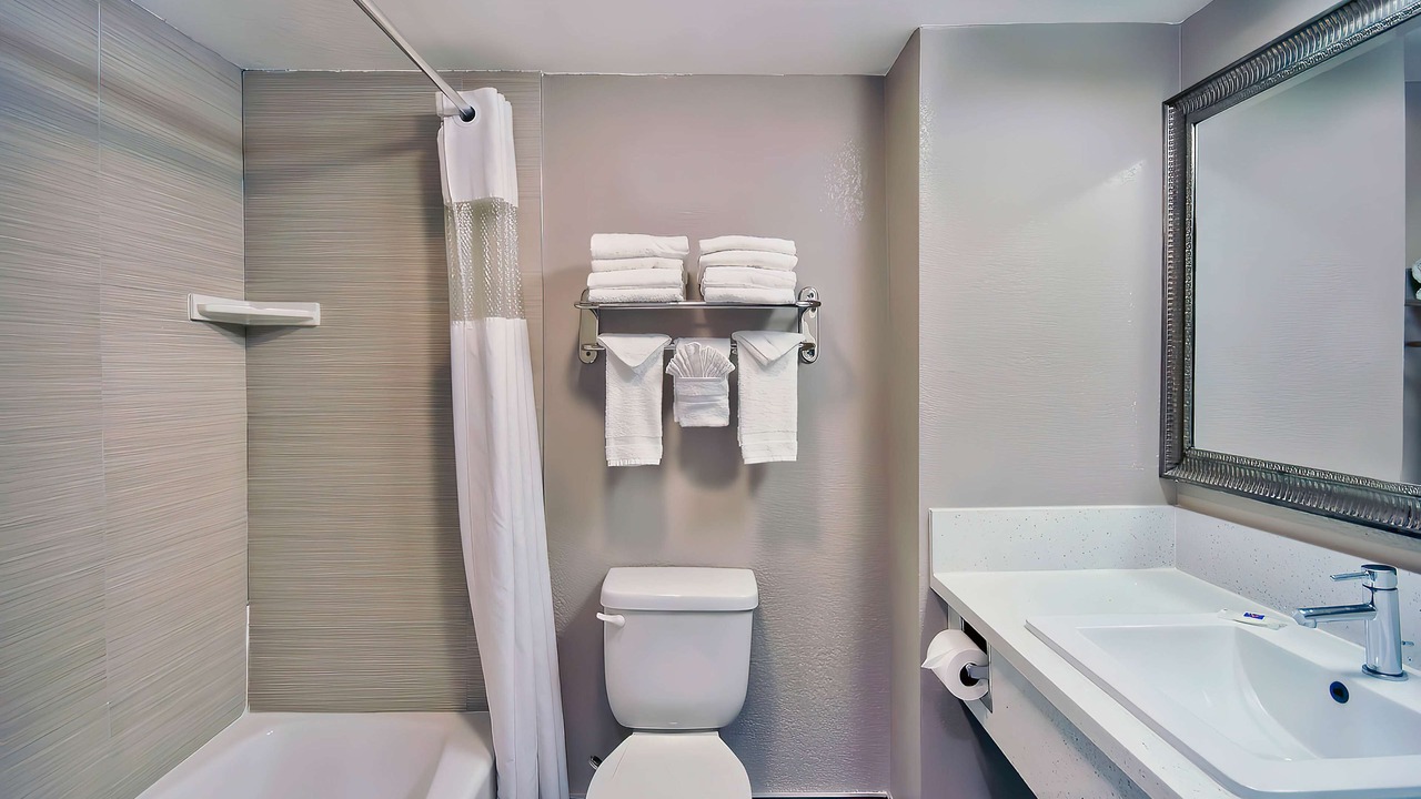 Photo of Bathroom in Lawndale