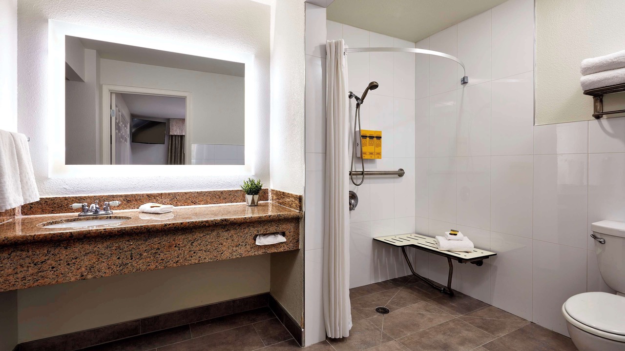 Photo of Bathroom in Orange