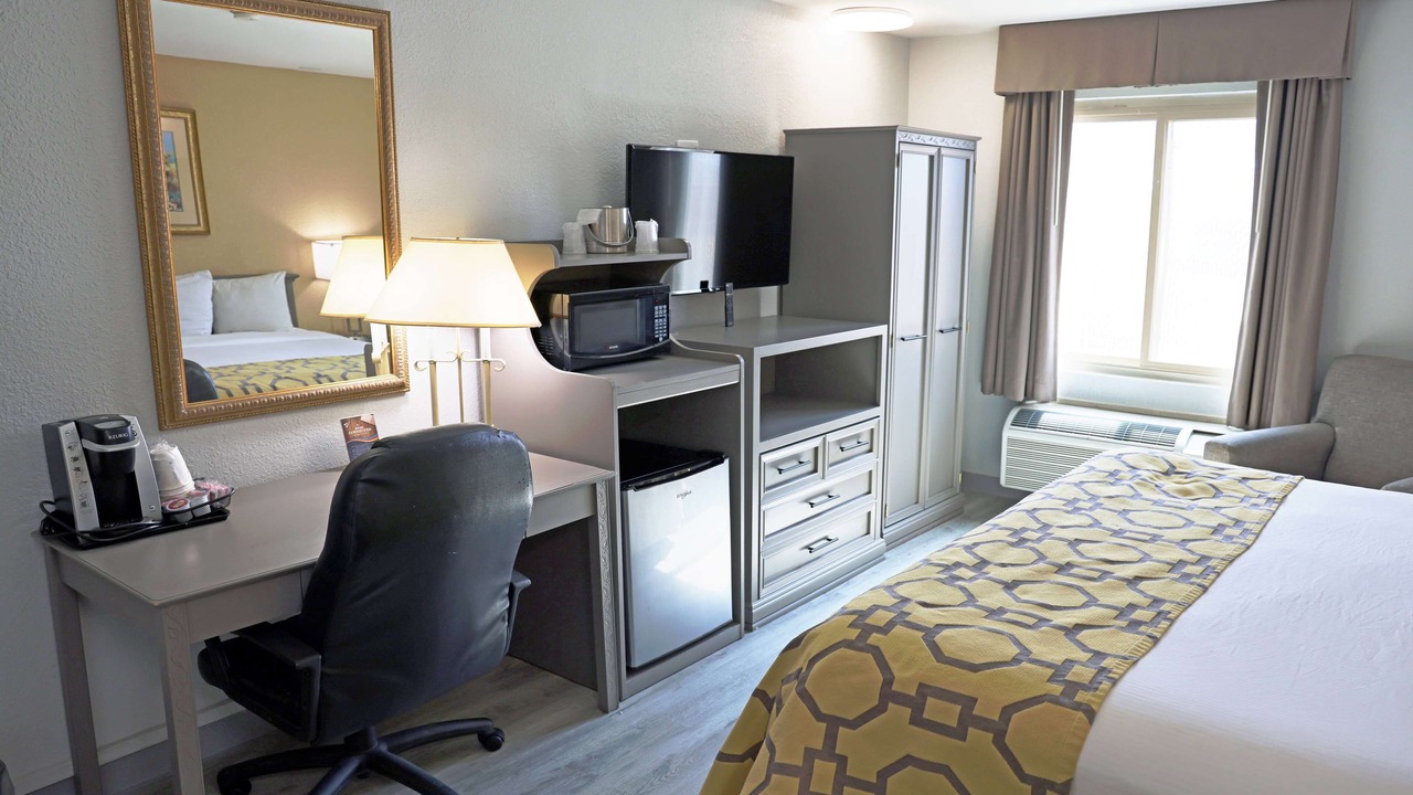 Photo of Bedroom in Barstow