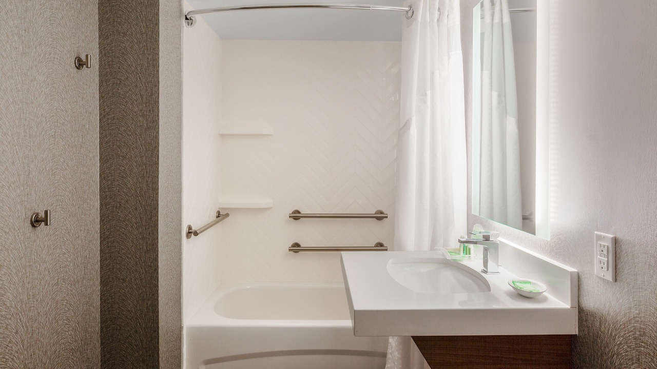 Photo of Bathroom in La Mirada