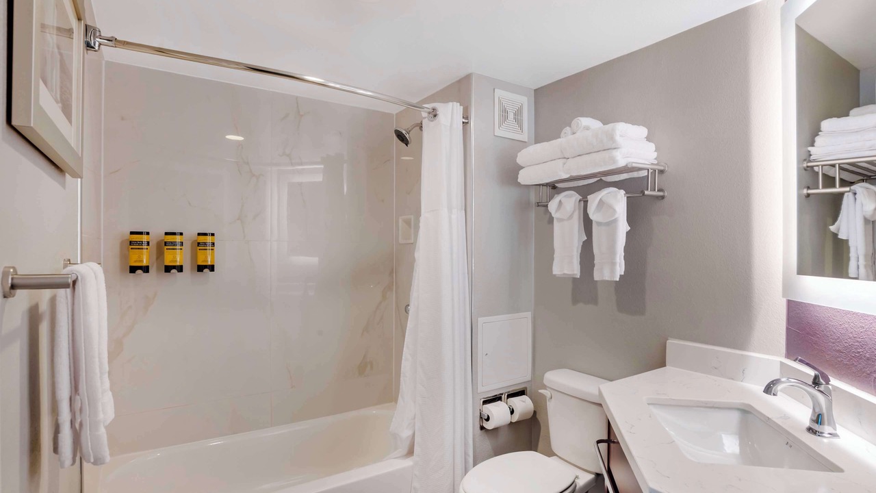 Photo of Bathroom in Commerce