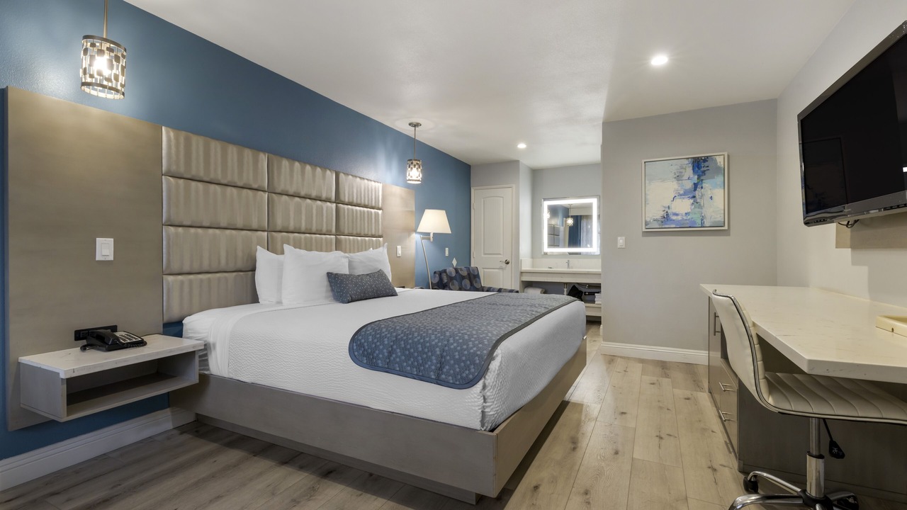 Photo of Bedroom in Orange