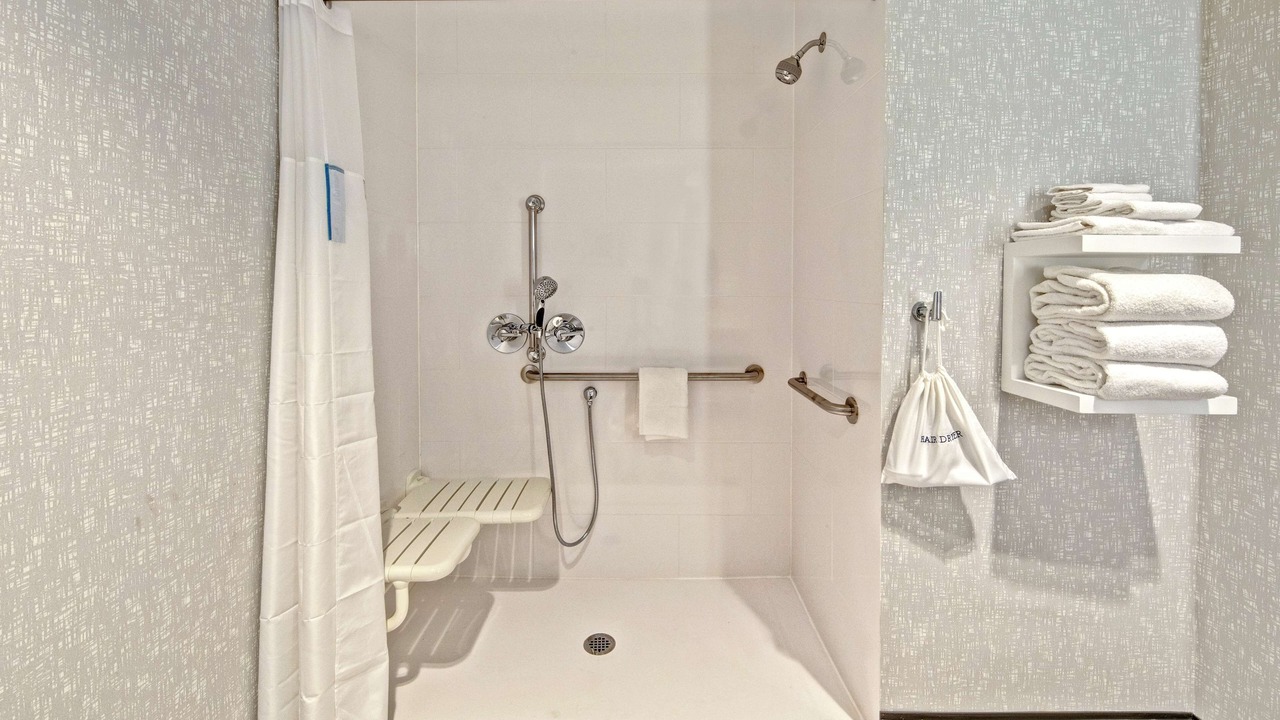 Photo of Bathroom in Cardiff-by-the-Sea