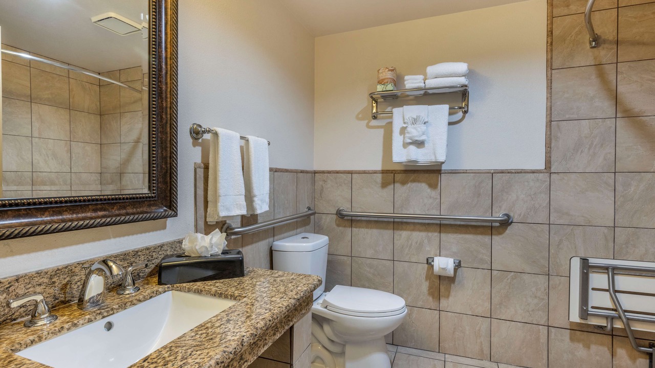 Photo of Bathroom in Lawndale