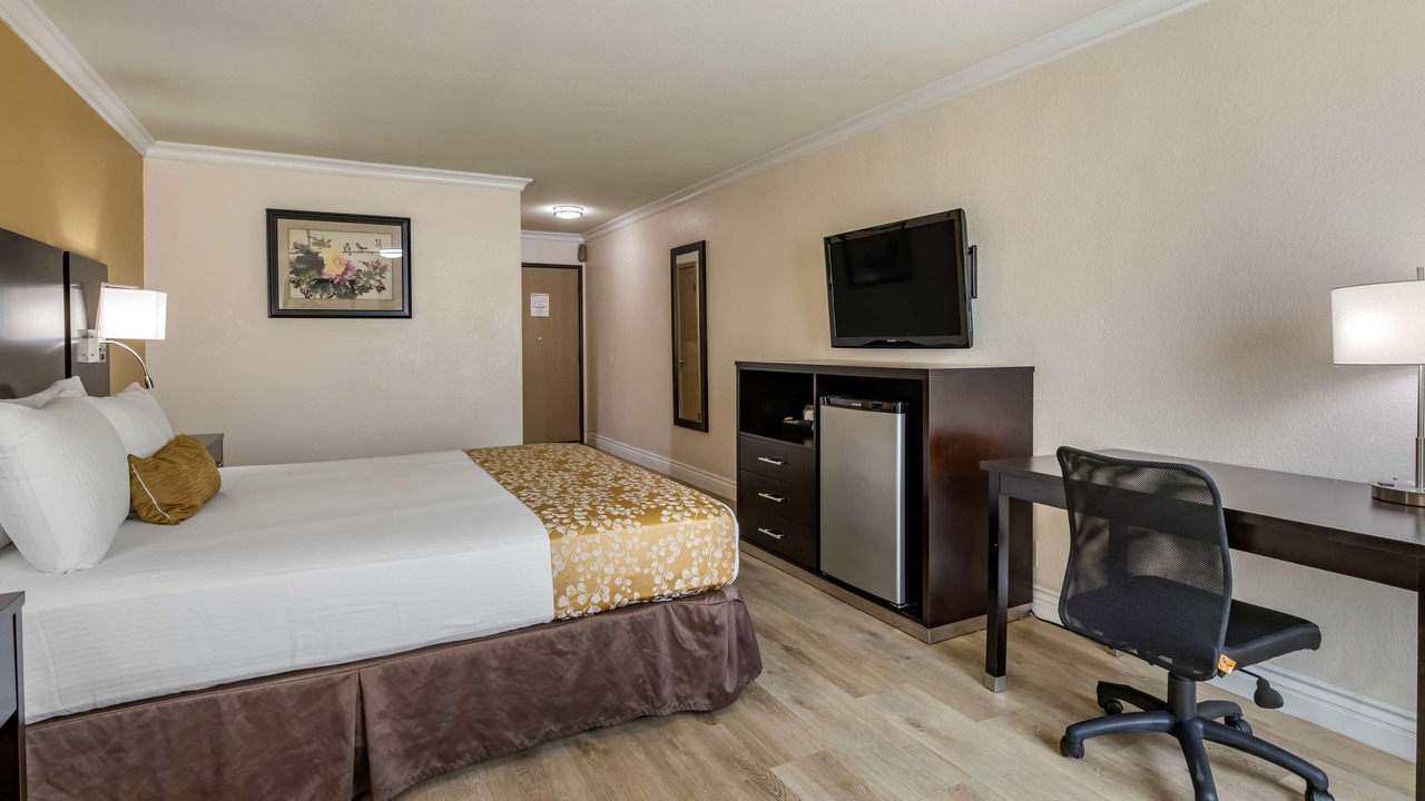 Photo of Bedroom in Lawndale