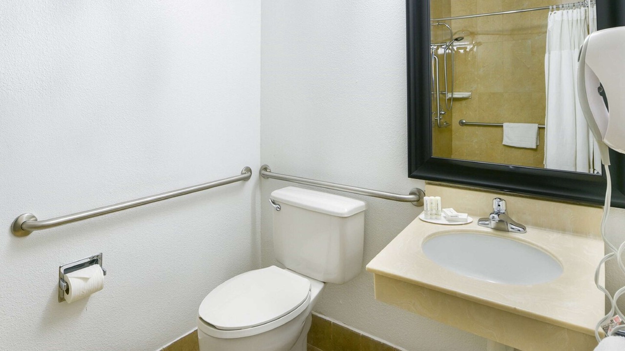 Photo of Bathroom in Guasti