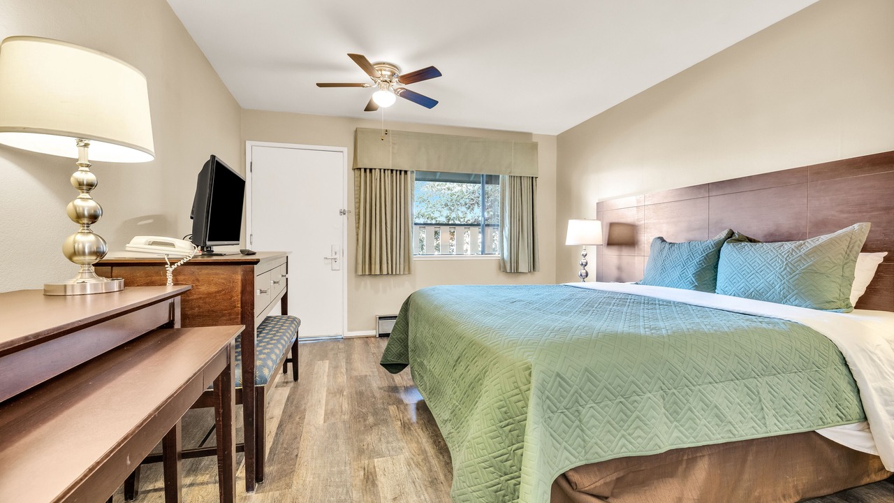 Photo of Bedroom in North Fremont Street