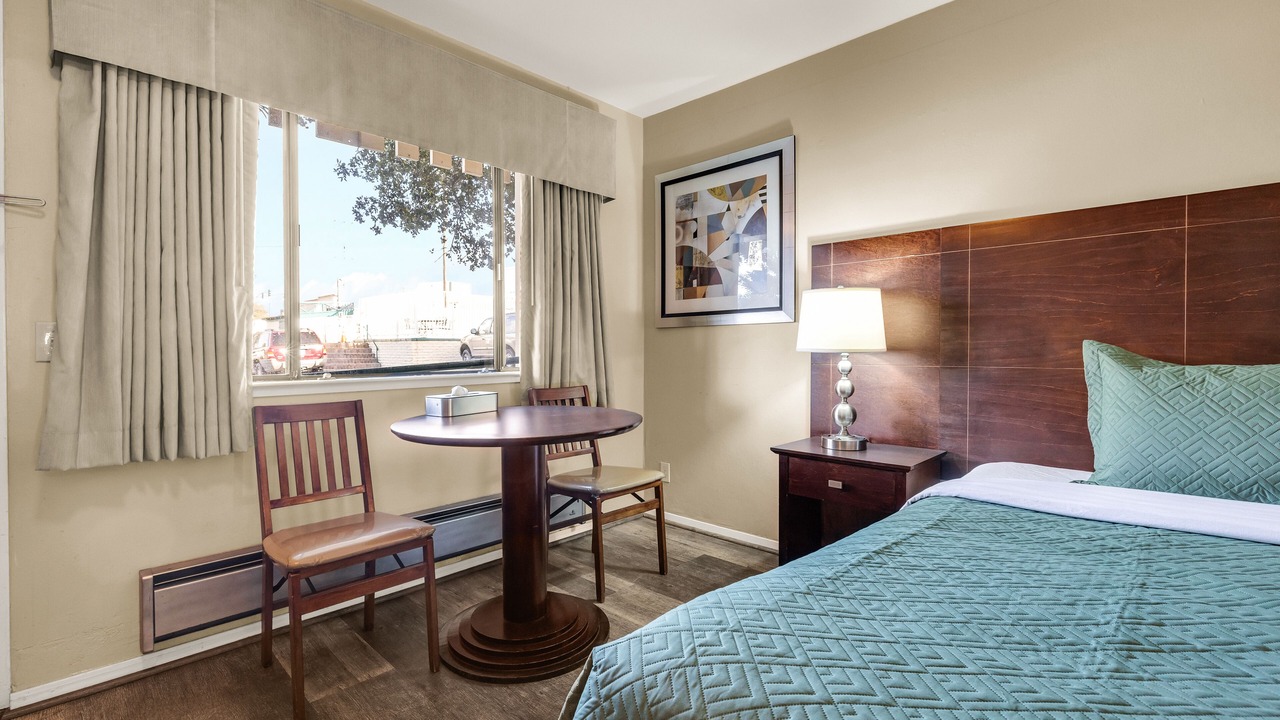Photo of Bedroom in North Fremont Street