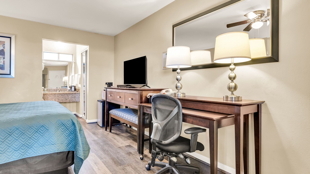 Photo of Bedroom in North Fremont Street