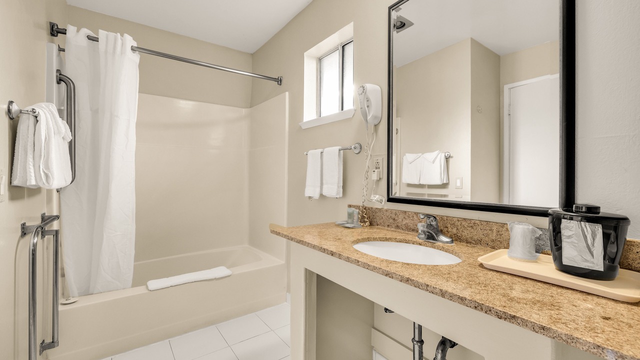 Photo of Bedroom in North Fremont Street