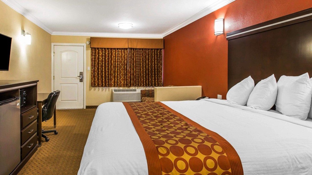 Photo of Bedroom in Corona