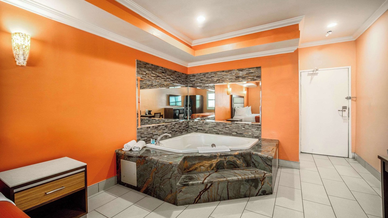 Photo of Bedroom in Lamanda Park