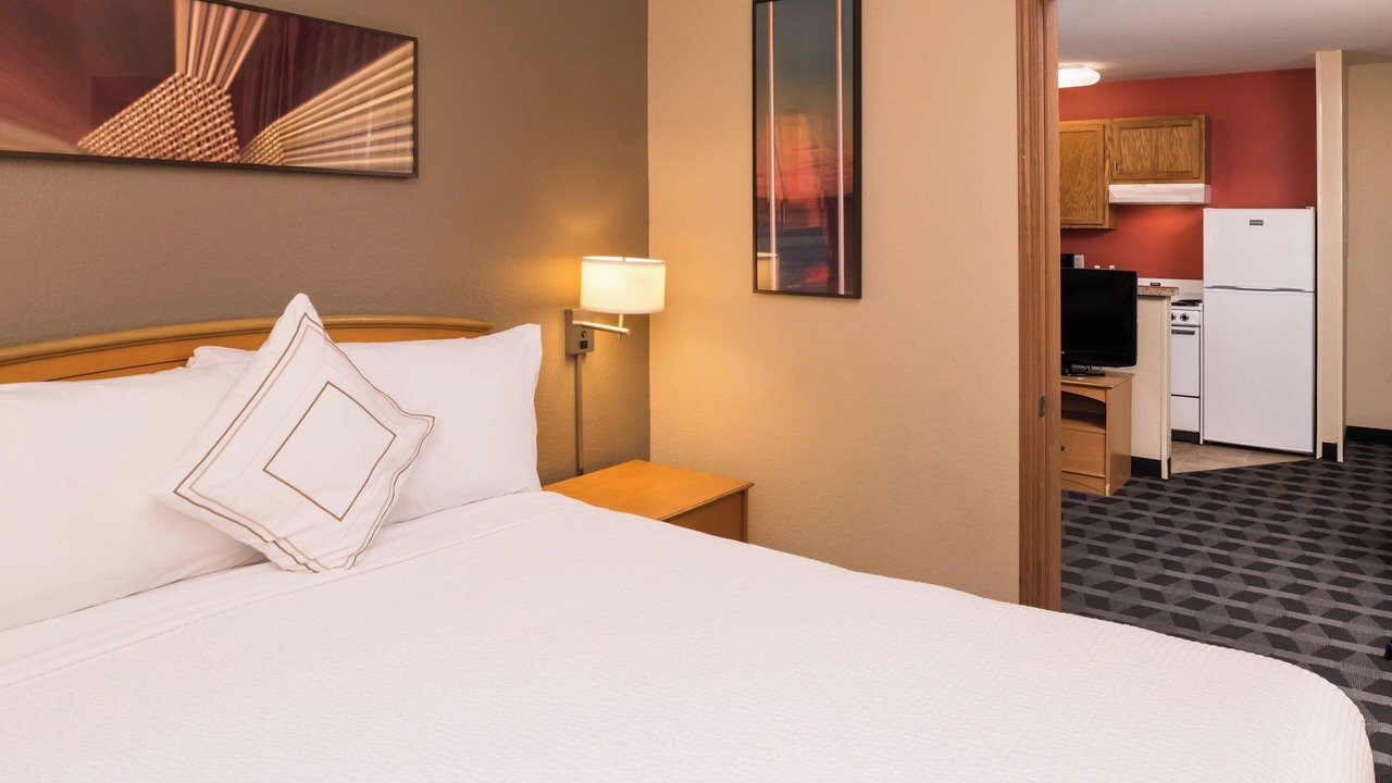 Photo of Bedroom in Platinum Triangle