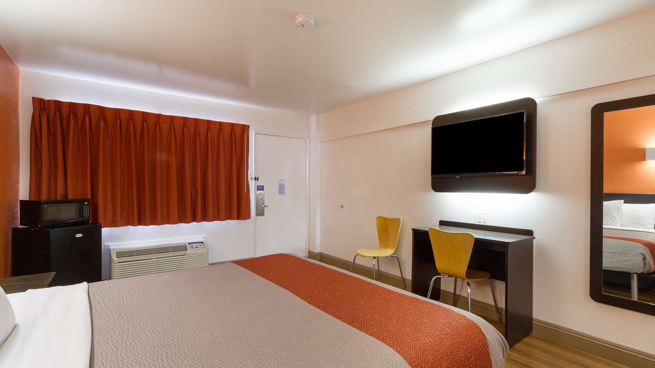 Photo of Bedroom in Claremont